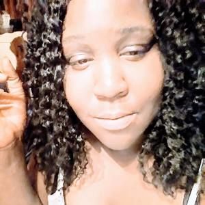 Meet your Posher, Deaundra